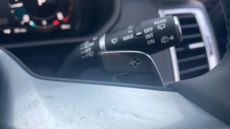 Land Rover Discovery 3.0 D300 Dynamic SE 5dr Auto Diesel Station Wagon